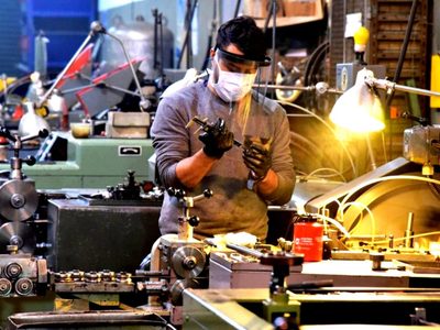 La actividad industrial cayó un 7.6% en el 2020: los sectores más afectados, según el Indec