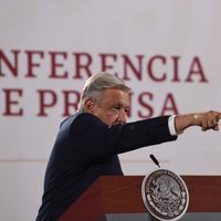 AMLO acusa a la oposición de andar "zopiloteando" por el caso de los mineros atrapados
