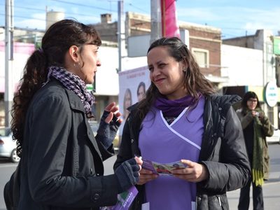 Julieta Katcoff aseguró que el oficialismo y la oposición "borraron la agenda de las mujeres"