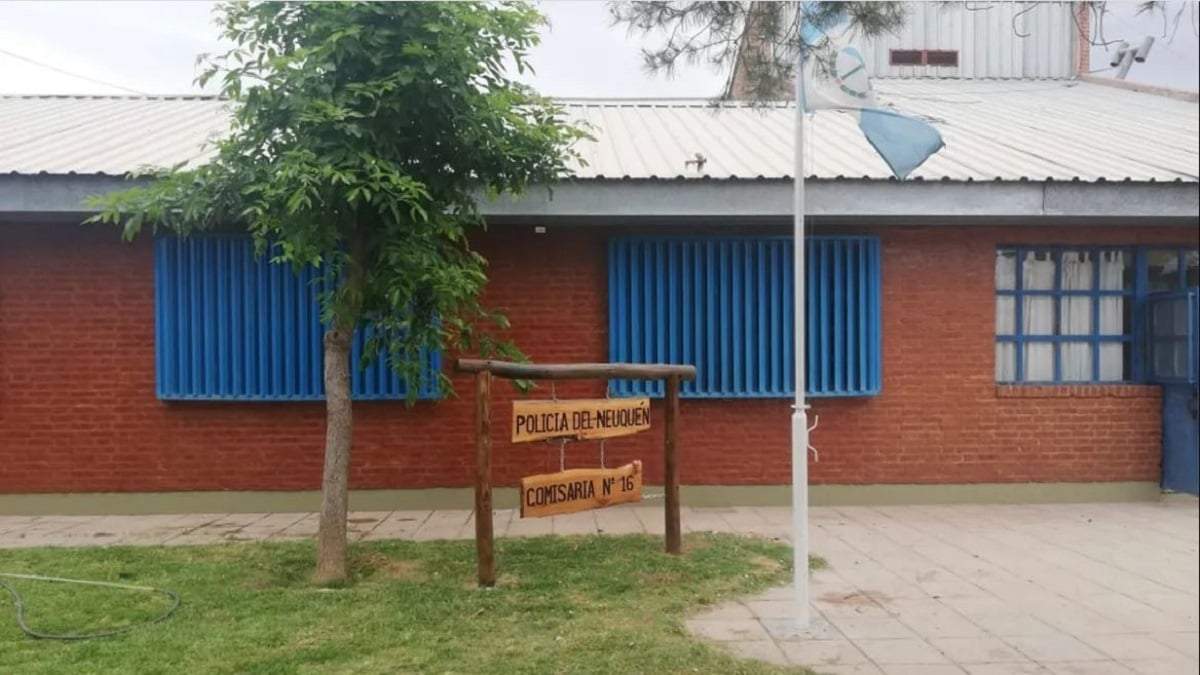 Comisaría 16° del barrio San Lorenzo, Neuquén capital. Fuente: (Facebook)
