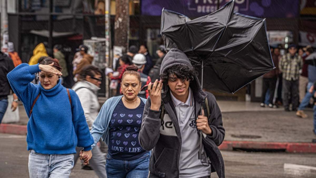 Autoridades mantienen alerta por lluvias fuertes en varios estados. Conoce qué significa tormenta negra y las entidades con precipitaciones intensas.