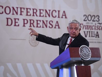 AMLO busca concesionar tren México-Querétaro a empresa de EU y Canadá