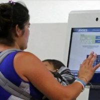 AUH: Cómo cobrar el refuerzo de $82 mil