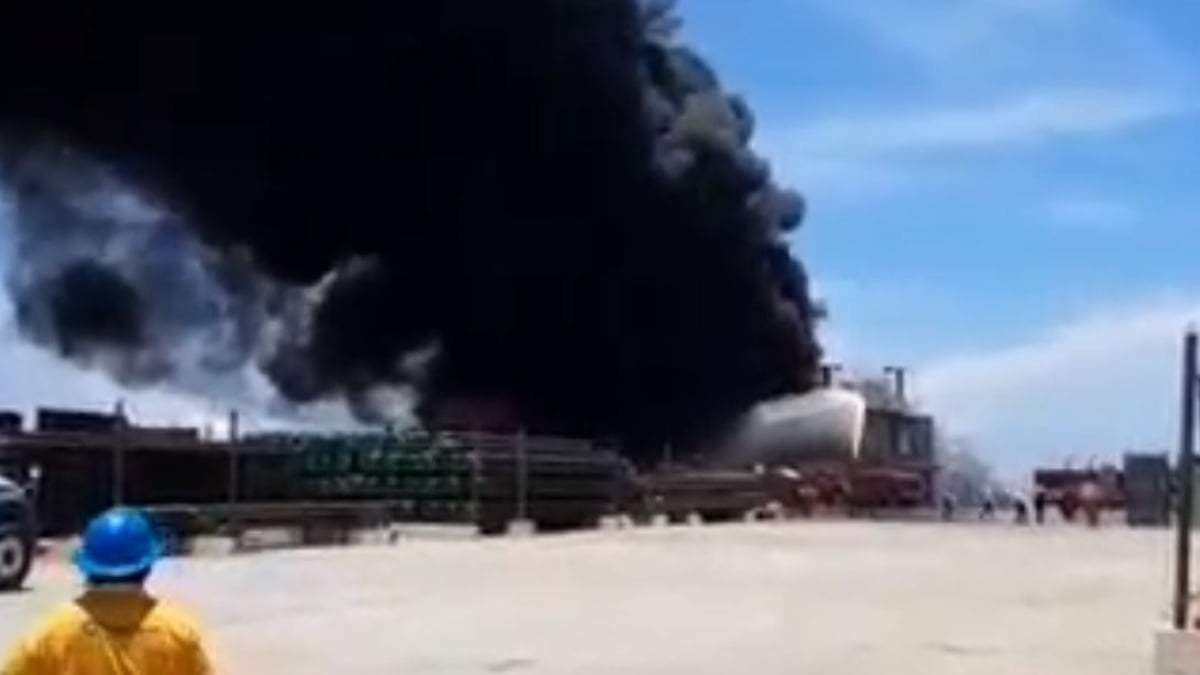 El incendio en un barco en Dos Bocas