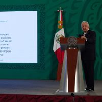 "Ofende a Beatriz y me ofende a mi"; AMLO truena por tuit de científico sobre caso Conacyt