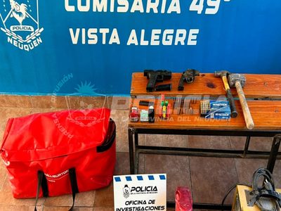 Allanaron una casa en Vista Alegre Sur y secuestraron armas y elementos robados