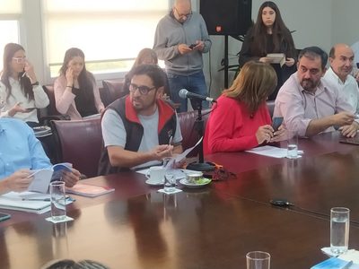 Blanco: “El proyecto del Ejecutivo no toca los sueldos de privilegio de los políticos y judiciales”