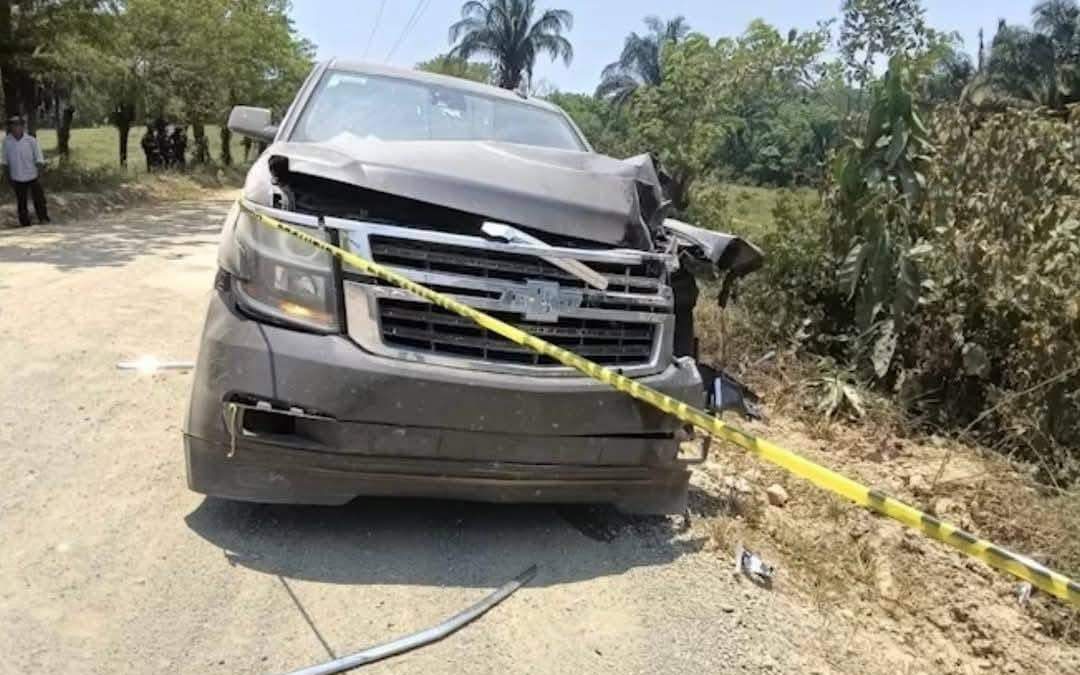 Camioneta, del convoy del dirigente estatal Esteban Ramírez Zepeta de Morena, que atropelló al padre de dos menores en Veracruz