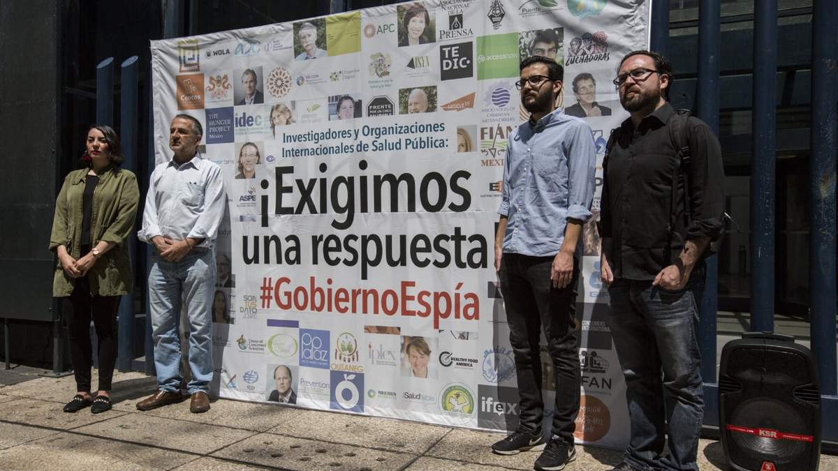 Protesta en la otrora PGR por el espionaje con Pegasus