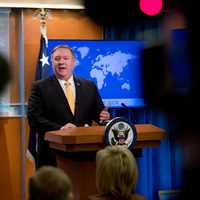 Estados Unidos anuncia su retiro de tratado con Rusia sobre armas nucleares