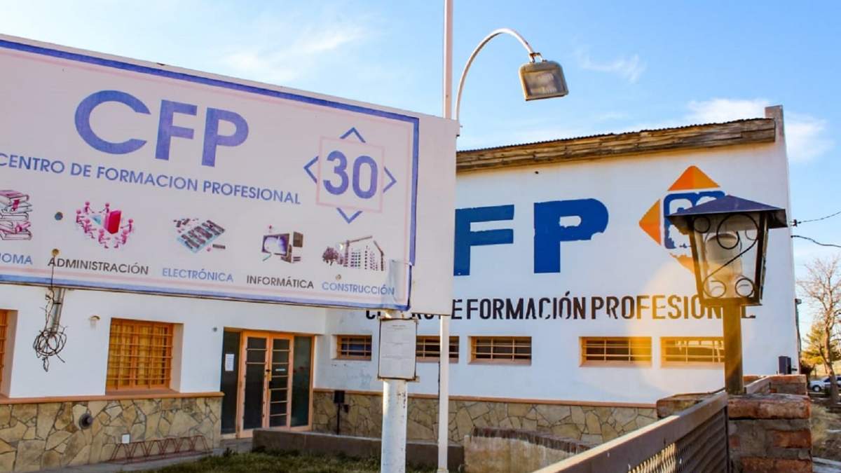 Edificio del Centro de Formación Profesional N.° 30 de Zapala. Fuente: (Twitter)