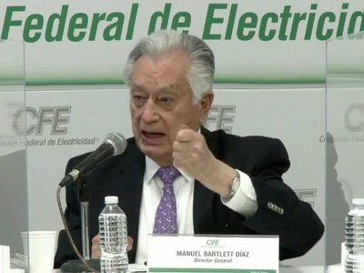 "Con el bozal no se oye ni se entiende", dice Bartlett sobre el cubrebocas