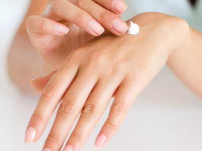No gastes en productos carísimos: así podés preparar tu propia crema para manos en solo 4 simples pasos
