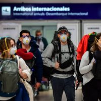 Para reactivar el turismo, el Gobierno dejaría entrar extranjeros vacunados con dos dosis al país