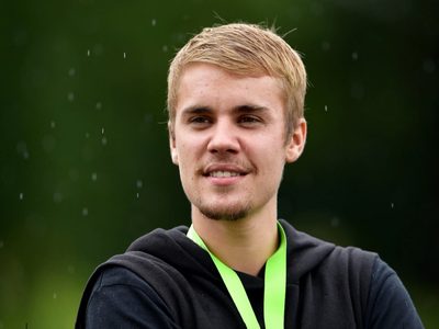Buena compañía: con todo el estilo, Justin Bieber deslumbró a sus fans con esta postal de anticipo