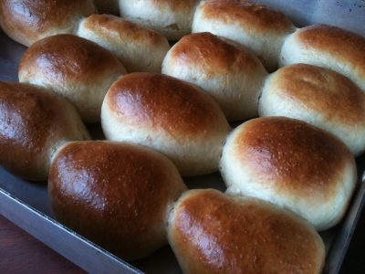 Hacé una vez y freezá: la receta del pan de pebete que te va a salvar para toda la semana