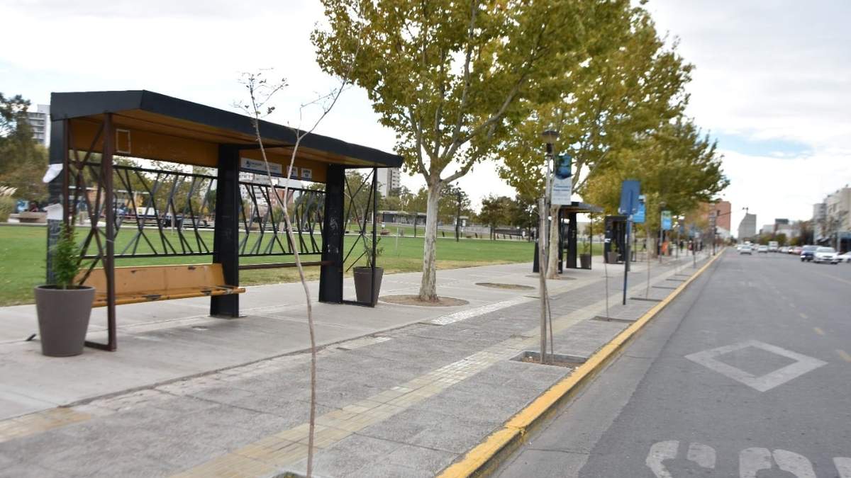 Mañana comienza el paro de colectivos en Neuquén. Fuente: (Javier Manzano)