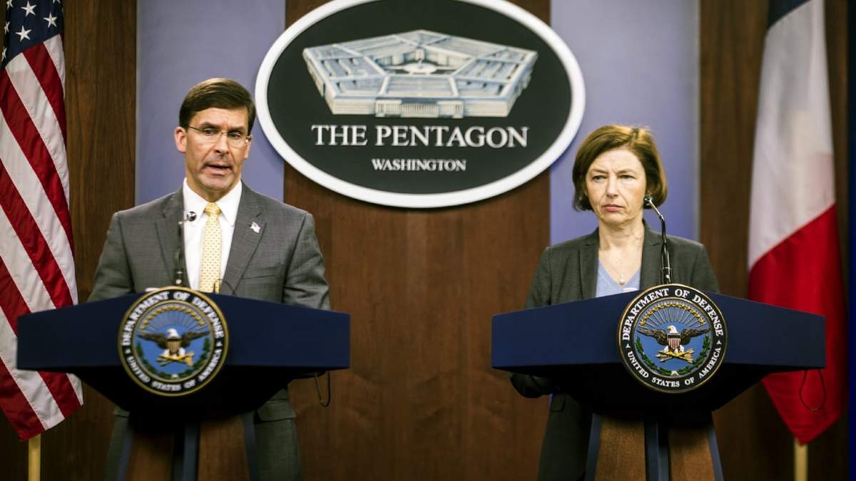 Dos voceros de la agencia de Defensa de Estados Unidos, el Pentágono. Fuente: (Twitter)