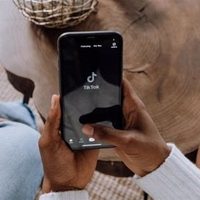 EU amenaza con prohibir TikTok
