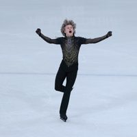 Programa libre de Ilia Malinin asegura oro para EU en patinaje artístico en Milán-Cortina
