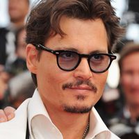 ¡Con un viaje al pasado! Así Salma Hayek recibe a Johnny Depp en Instagram