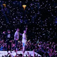 “Ofrezco mil disculpas”: un famoso cantante atravesó un fuerte escándalo en redes