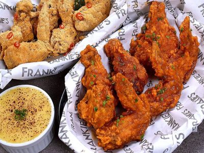 Alitas de pollo vuelan... en su precio