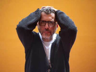El chileno Alberto Fuguet en “Ciertos chicos”, mirada a los ochenta