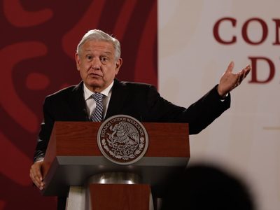 AMLO busca instalar 2 mil 500 antenas para llevar internet a todos los pueblos