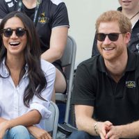 Las fotos del príncipe Harry y de Meghan Markle luego que sus fans usaran la aplicación FaceApp
