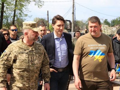 Justin Trudeau recorre Irpin en visita sorpresa a territorio ucraniano