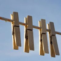 DIY con broches de madera: cómo transformar tus pinzas de ropa en objetos decorativos para la mesa