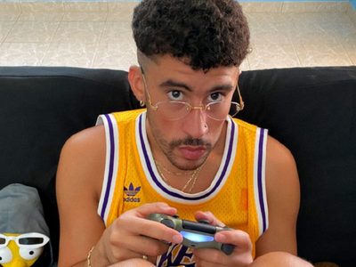 ¿El nuevo rey del reguetón? Bad Bunny hace historia al conseguir la portada de la “Rolling Stone”