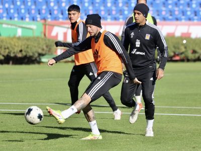 Por brote de covid en Tigres reprograman juego ante Santos; en duda Pumas-Toluca