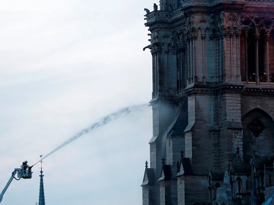 La ira de Dios medieval mutiló Notre Dame