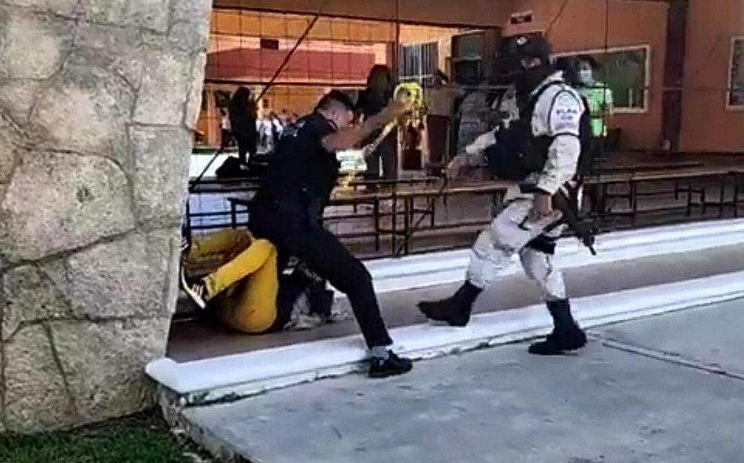 Periodista de Cozumel agredido por oficiales