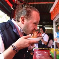 "¡Vete a la Benito Juárez donde viven güeros como tú!", gritan a Santiago Taboada en Iztapalapa