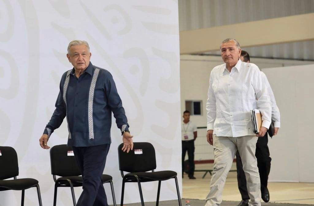 El presidente llega a la conferencia en Chetumal, Quintana Roo