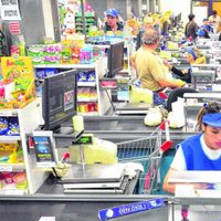 Nueve comercios de Neuquén fueron multados por exhibir alimentos ultraprocesados en línea de caja