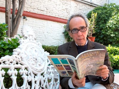 Dedica "Cultura Urbana" a Monsiváis su número de 15 años