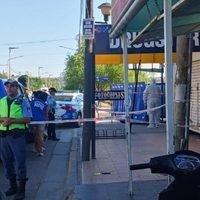 Murió en la calle un joven que recorrió varias casas pidiendo asistencia