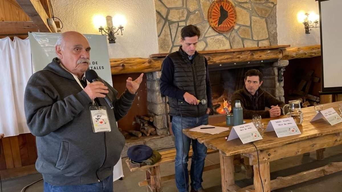 Autoridades en la Jornada de Prevención de Incendios Forestales. Fuente: (Twitter)