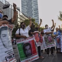 Caso Ayotzinapa sigue abierto dice AMLO tras señalamientos contra Harfuch