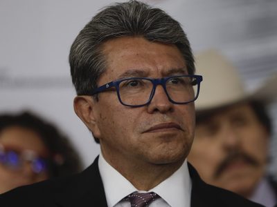 Lo que me detiene en Morena es mi respeto por el presidente: Monreal