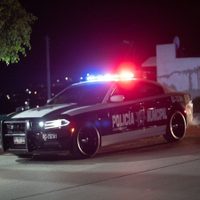 Ensenada: comando quema una casa y un vehículo, y golpea con tablas a sus habitantes