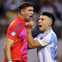 Messi falla penalti a lo Panenka, pero el Dibu se viste de héroe y mete a Argentina a semifinales