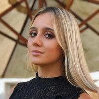 Belleza de familia: así es Lola, la hermana de Morena Beltrán