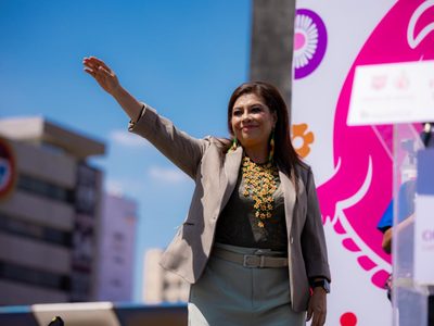 Brugada entrega más de 6 mil créditos de mejoramiento de vivienda y 400 escrituras