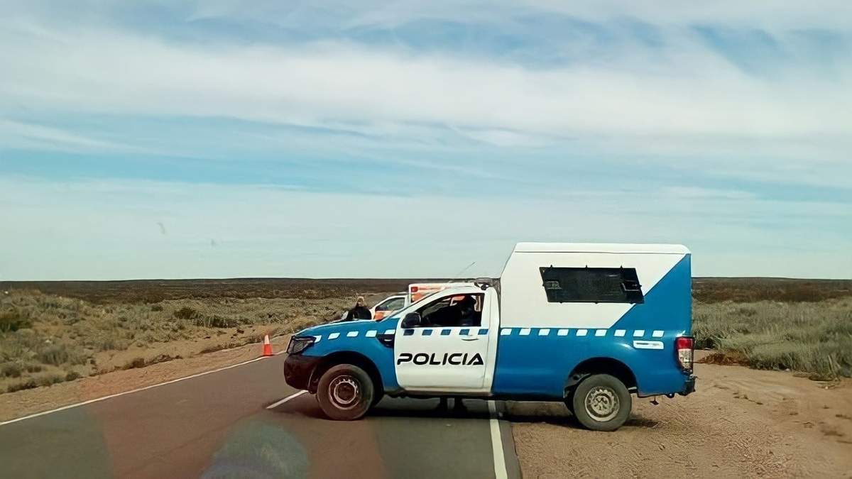 Accidente sobre ruta N° 22 a la altura de Plaza Huincul. Fuente: (Twitter)