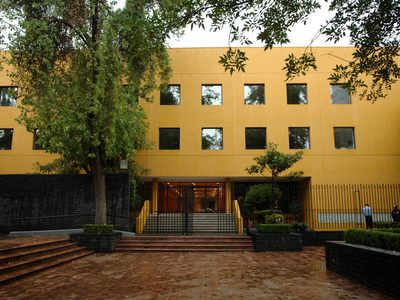 Escuela Libre de Derecho, valiente, fiel a su lema